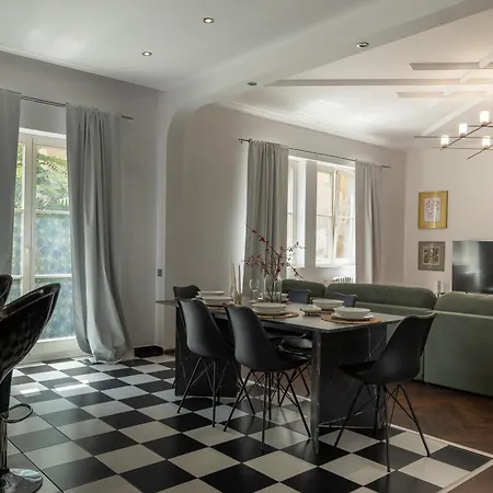 Διαμέρισμα Radlinskeho By Ellements, Spacious Old Town Μπρατισλάβα