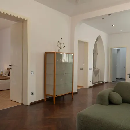 Διαμέρισμα Radlinskeho By Ellements, Spacious Old Town *