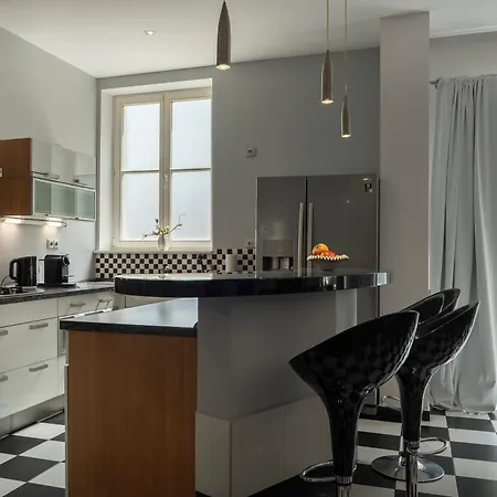 Διαμέρισμα Radlinskeho By Ellements, Spacious Old Town Μπρατισλάβα