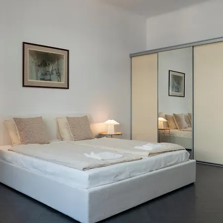 Radlinskeho By Ellements, Spacious Old Town Διαμέρισμα Μπρατισλάβα