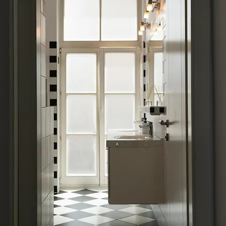Διαμέρισμα Radlinskeho By Ellements, Spacious Old Town Μπρατισλάβα