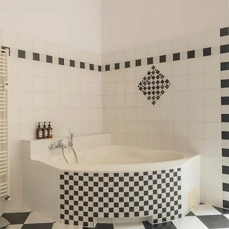 Διαμέρισμα Radlinskeho By Ellements, Spacious Old Town *
