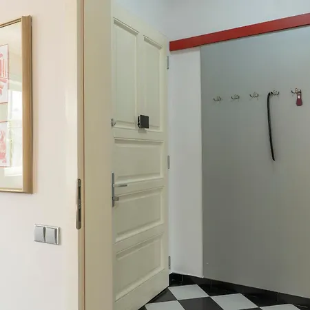 Radlinskeho By Ellements, Spacious Old Town *